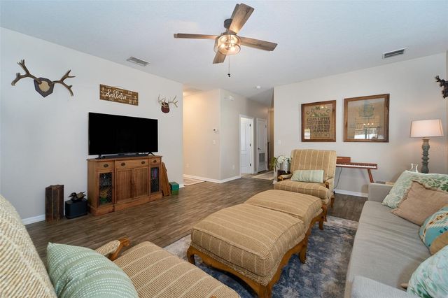 2802 WINGLEWOOD CIRCLE, Lutz, FL 33558