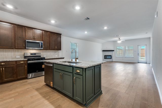 313 Thorn Creek Drive, Anna, TX 75409