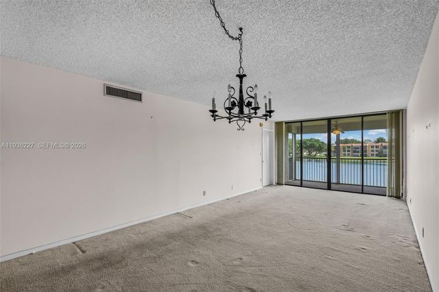 6321 Coral Lake Dr 209, Margate, FL 33063