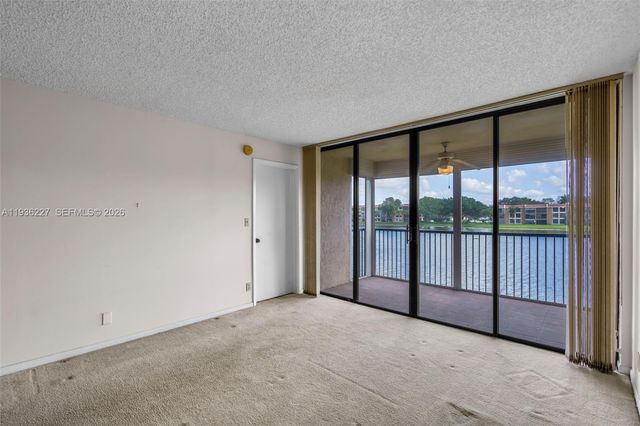 6321 Coral Lake Dr 209, Margate, FL 33063