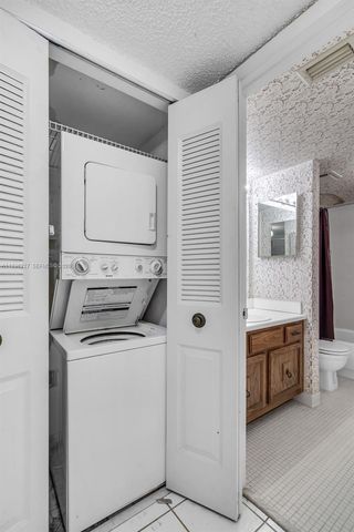 6321 Coral Lake Dr 209, Margate, FL 33063