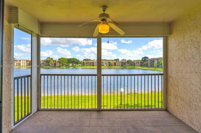 6321 Coral Lake Dr 209, Margate, FL 33063
