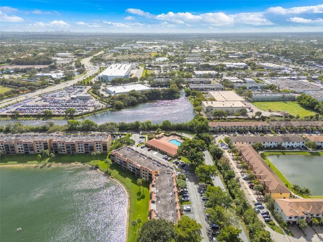 6321 Coral Lake Dr 209, Margate, FL 33063