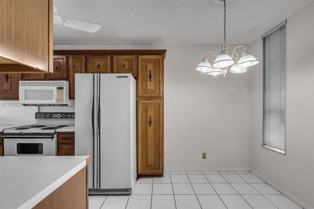 6321 Coral Lake Dr 209, Margate, FL 33063