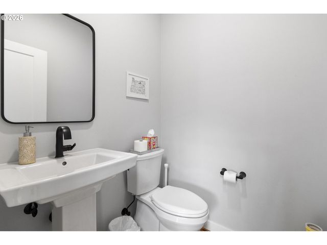 135 W 18TH Ave, Eugene, OR 97401