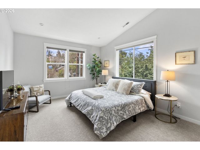 135 W 18TH Ave, Eugene, OR 97401