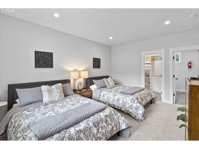 135 W 18TH Ave, Eugene, OR 97401