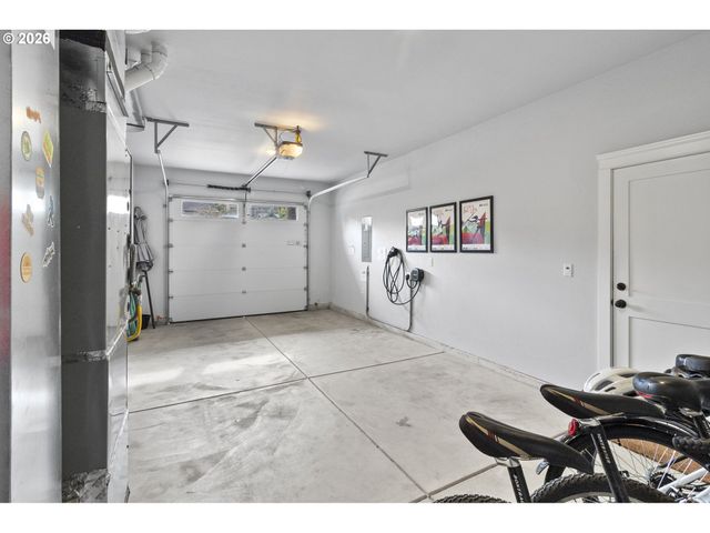 135 W 18TH Ave, Eugene, OR 97401