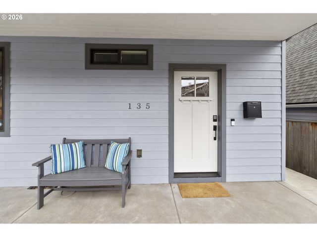 135 W 18TH Ave, Eugene, OR 97401