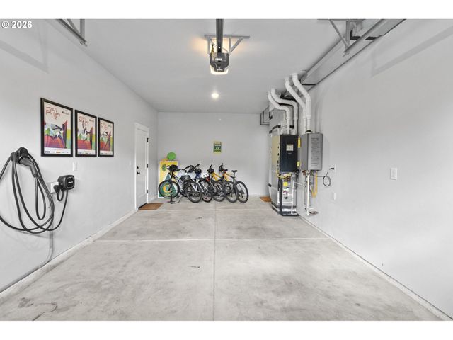 135 W 18TH Ave, Eugene, OR 97401