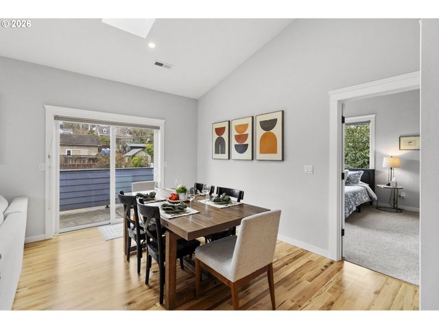 135 W 18TH Ave, Eugene, OR 97401