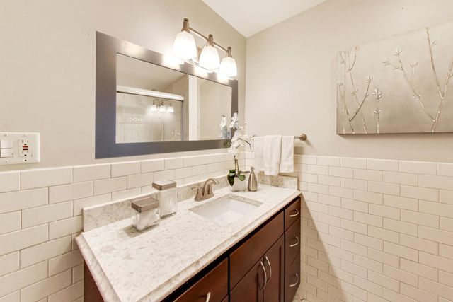 3913 Saratoga Avenue G301, Downers Grove, IL 60515