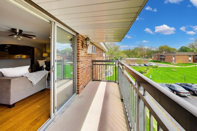 3913 Saratoga Avenue G301, Downers Grove, IL 60515