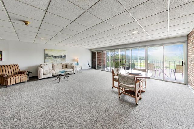 3913 Saratoga Avenue G301, Downers Grove, IL 60515