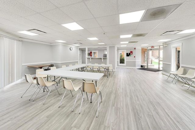 3913 Saratoga Avenue G301, Downers Grove, IL 60515