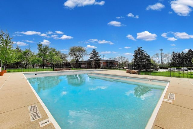 3913 Saratoga Avenue G301, Downers Grove, IL 60515