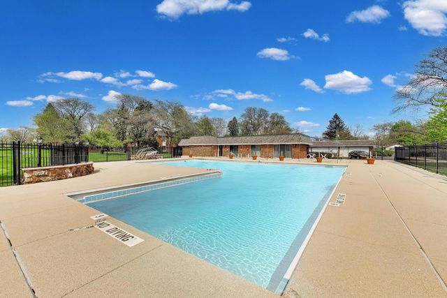 3913 Saratoga Avenue G301, Downers Grove, IL 60515
