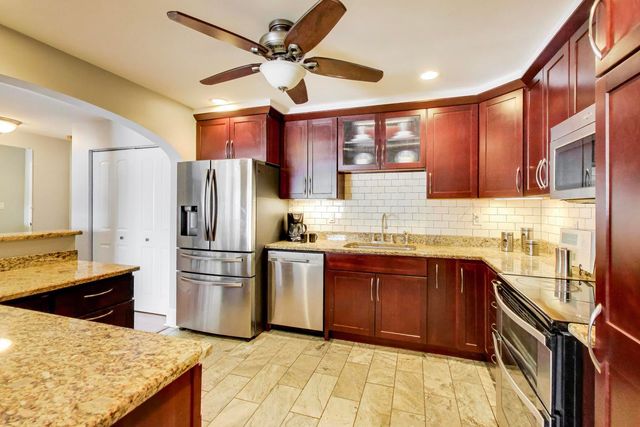 3913 Saratoga Avenue G301, Downers Grove, IL 60515