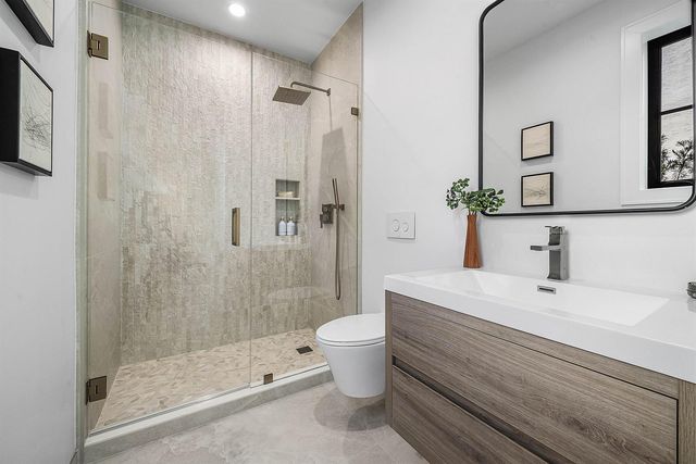 230 Pershing Way, West Palm Beach, FL 33401