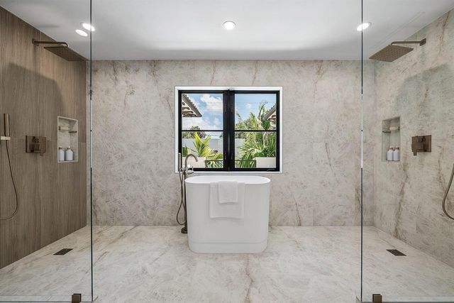 230 Pershing Way, West Palm Beach, FL 33401