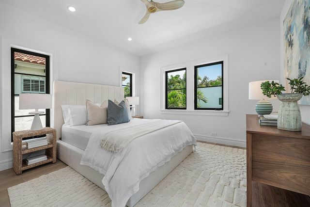 230 Pershing Way, West Palm Beach, FL 33401