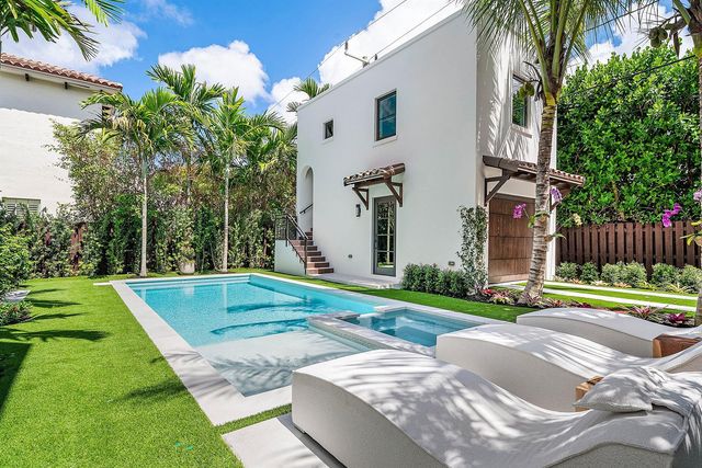 230 Pershing Way, West Palm Beach, FL 33401