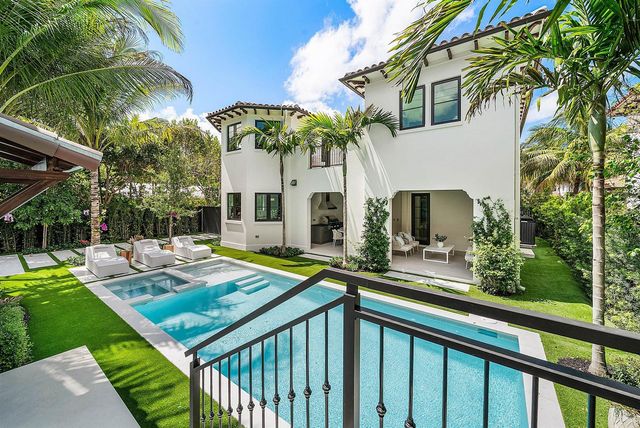230 Pershing Way, West Palm Beach, FL 33401