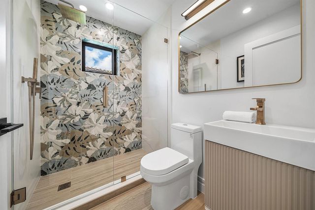 230 Pershing Way, West Palm Beach, FL 33401