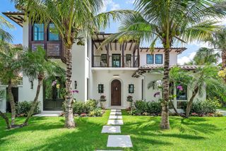 230 Pershing Way, West Palm Beach, FL 33401