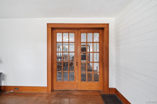 135 Greenly Street, Adrian, MI 49221