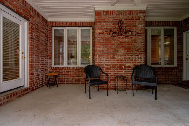 6 Rosaries Way, Little Rock, AR 72223