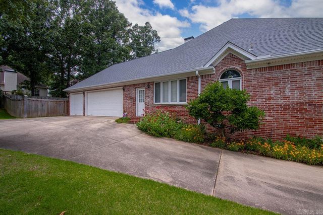 6 Rosaries Way, Little Rock, AR 72223