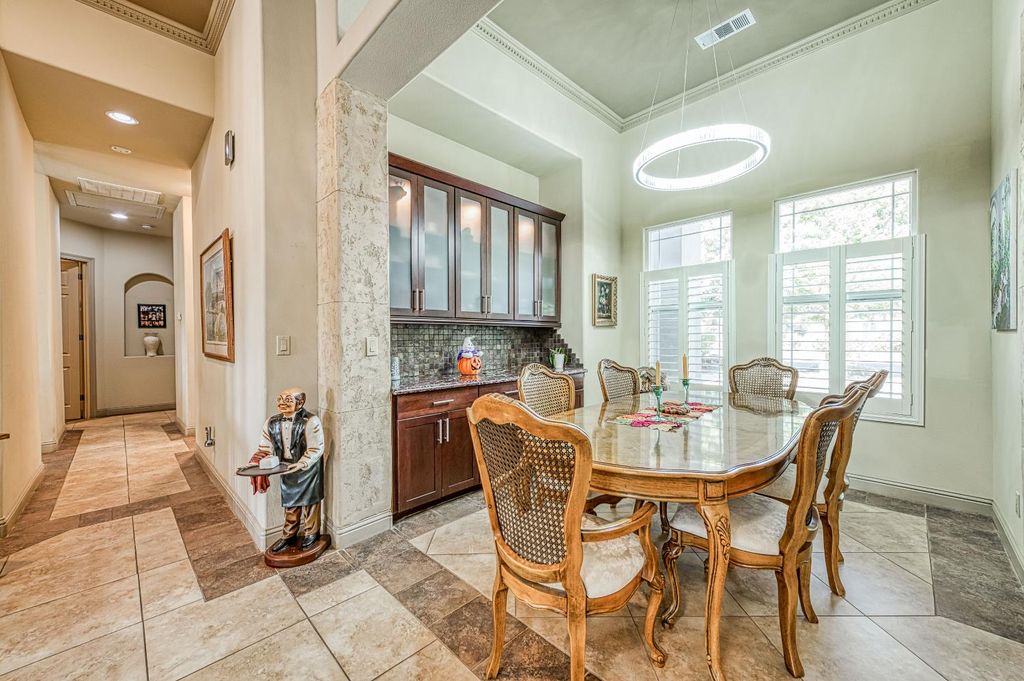 Image 10 of property listing at 11003 E Egret, Clovis, CA 93619