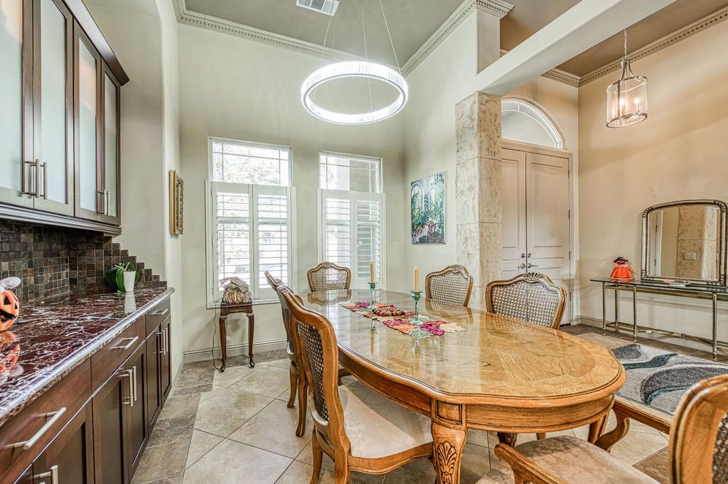 Image 11 of property listing at 11003 E Egret, Clovis, CA 93619