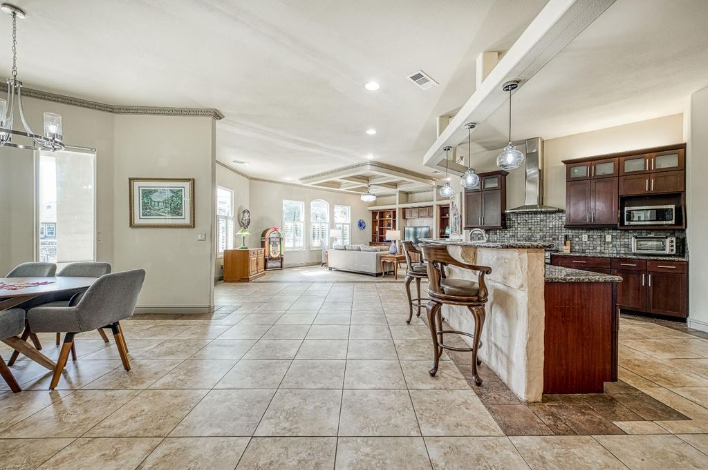 Image 16 of property listing at 11003 E Egret, Clovis, CA 93619