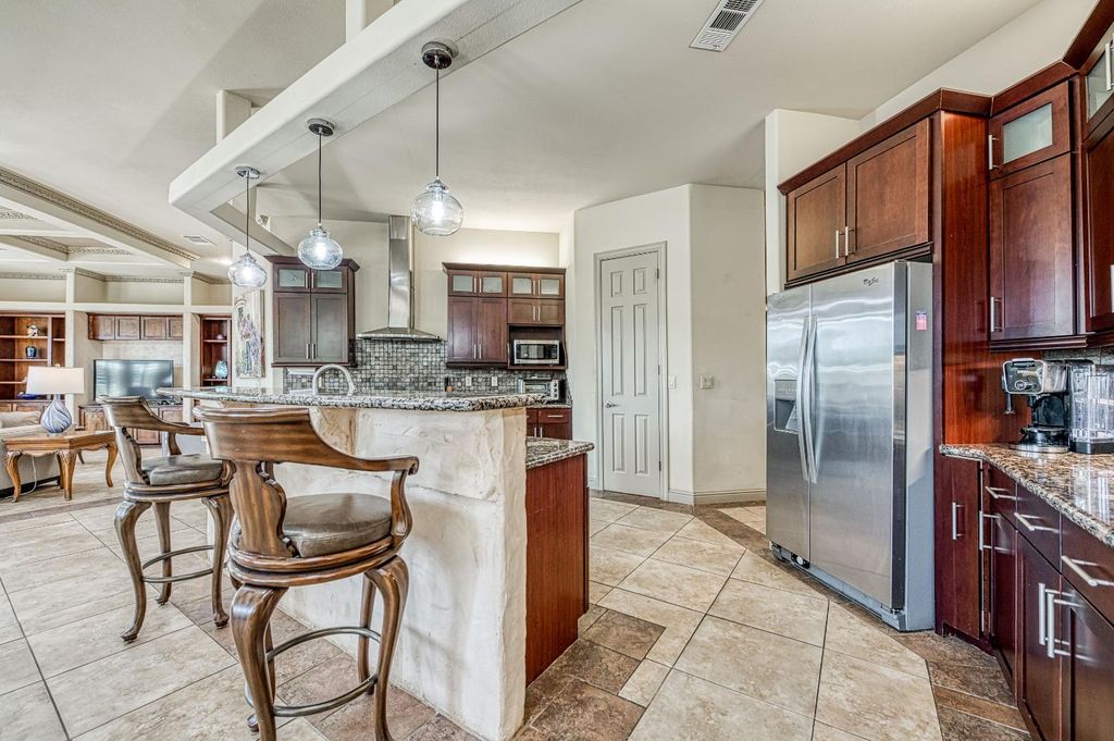 Image 17 of property listing at 11003 E Egret, Clovis, CA 93619