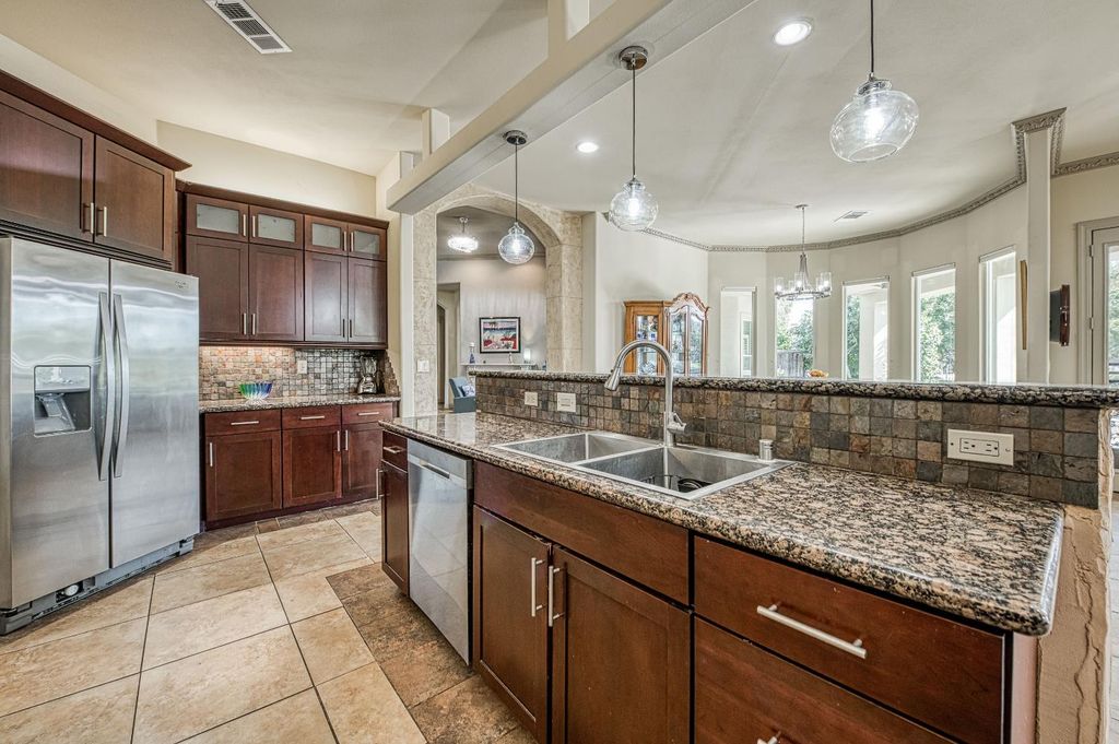 Image 20 of property listing at 11003 E Egret, Clovis, CA 93619