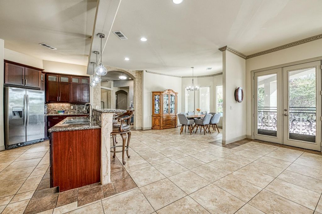 Image 21 of property listing at 11003 E Egret, Clovis, CA 93619