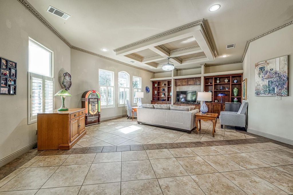 Image 26 of property listing at 11003 E Egret, Clovis, CA 93619
