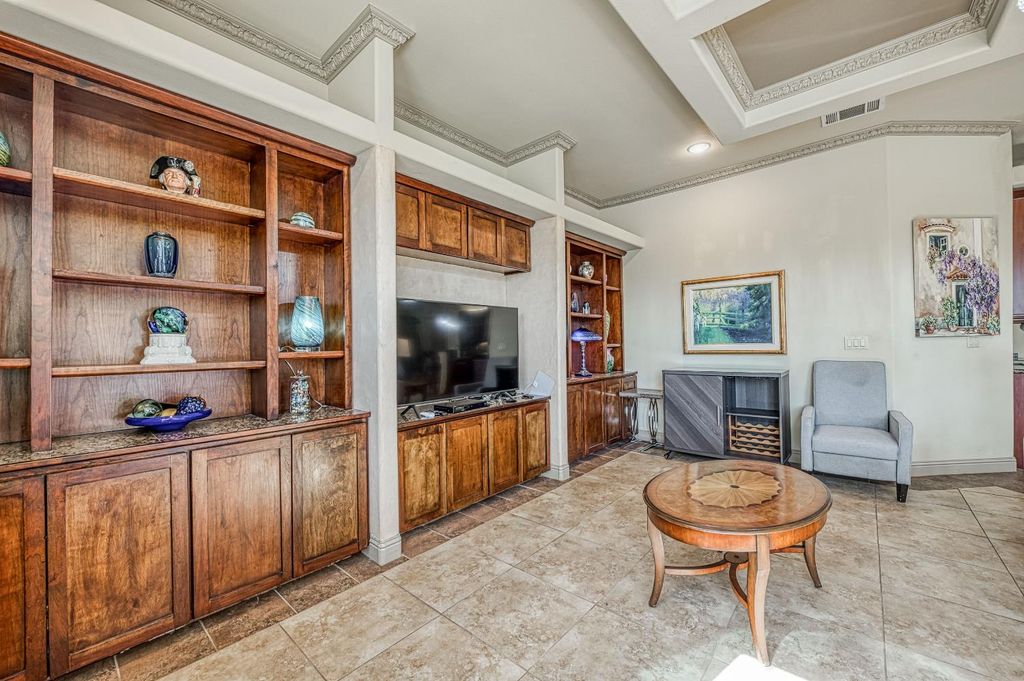 Image 28 of property listing at 11003 E Egret, Clovis, CA 93619