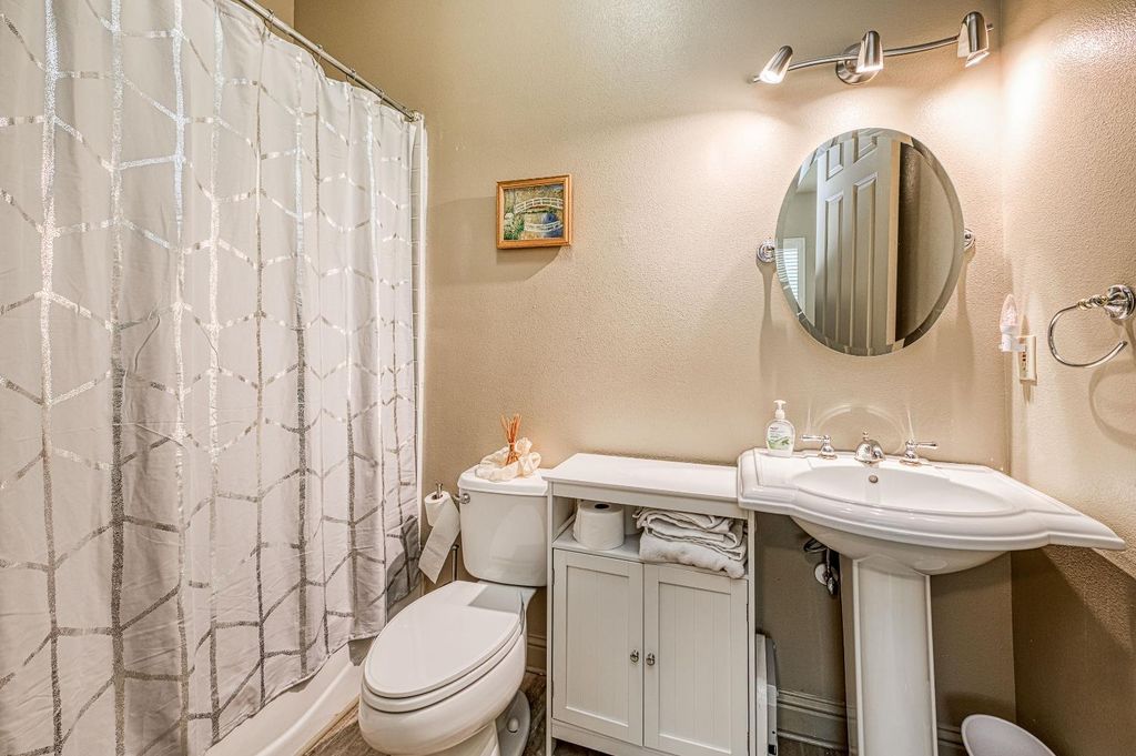 Image 45 of property listing at 11003 E Egret, Clovis, CA 93619