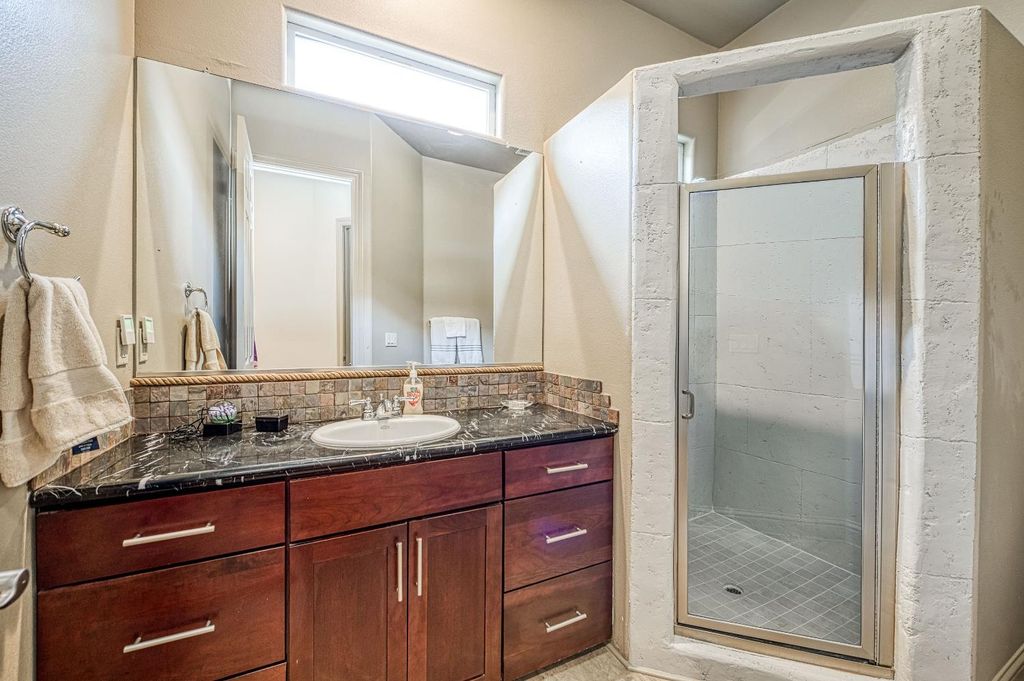 Image 48 of property listing at 11003 E Egret, Clovis, CA 93619