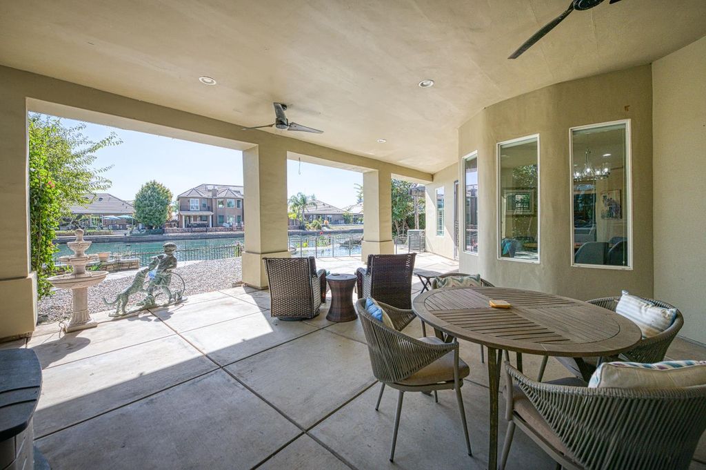 Image 49 of property listing at 11003 E Egret, Clovis, CA 93619