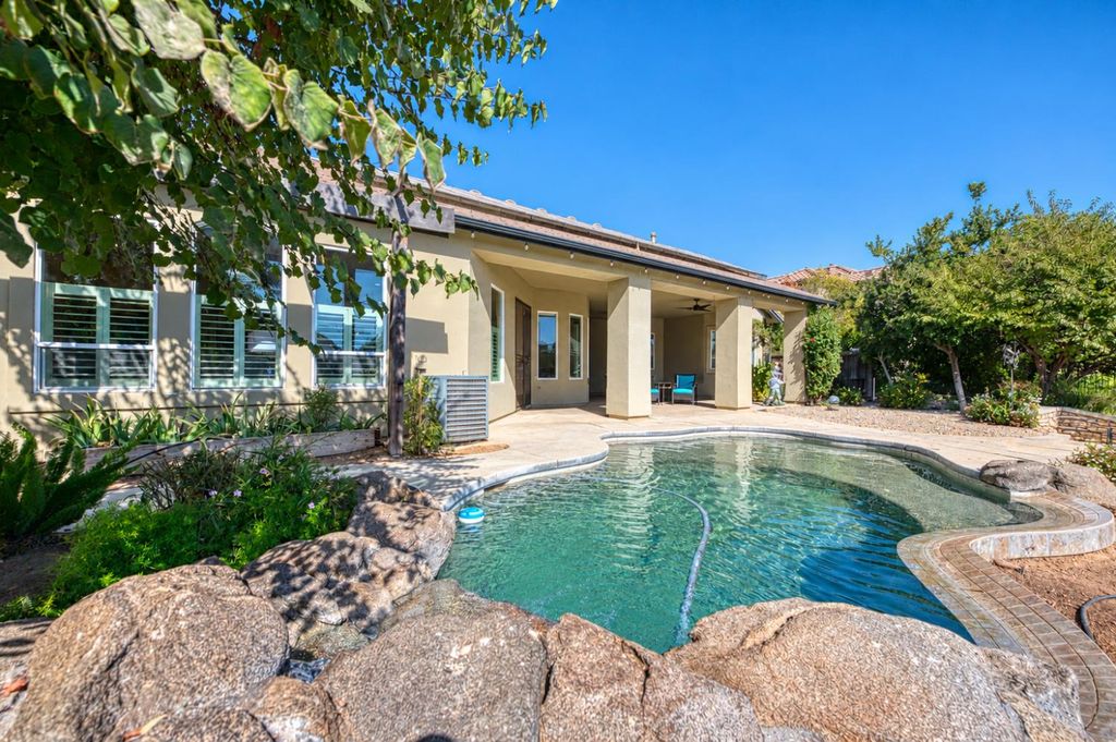 Image 53 of property listing at 11003 E Egret, Clovis, CA 93619