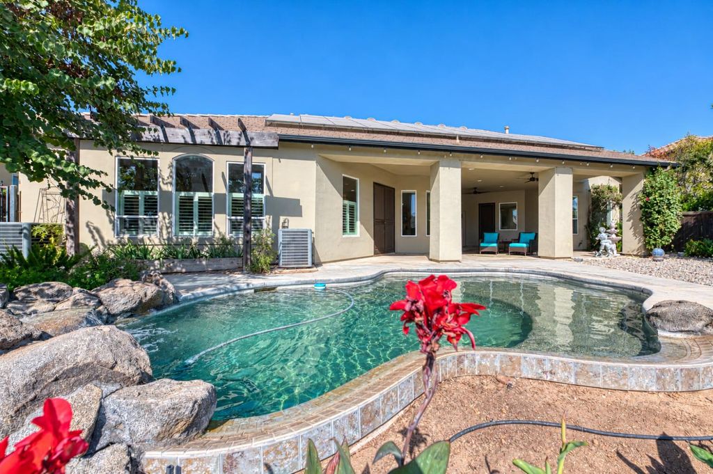 Image 55 of property listing at 11003 E Egret, Clovis, CA 93619