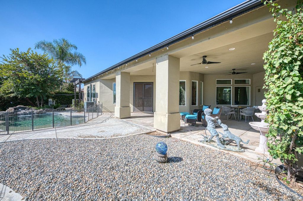 Image 58 of property listing at 11003 E Egret, Clovis, CA 93619
