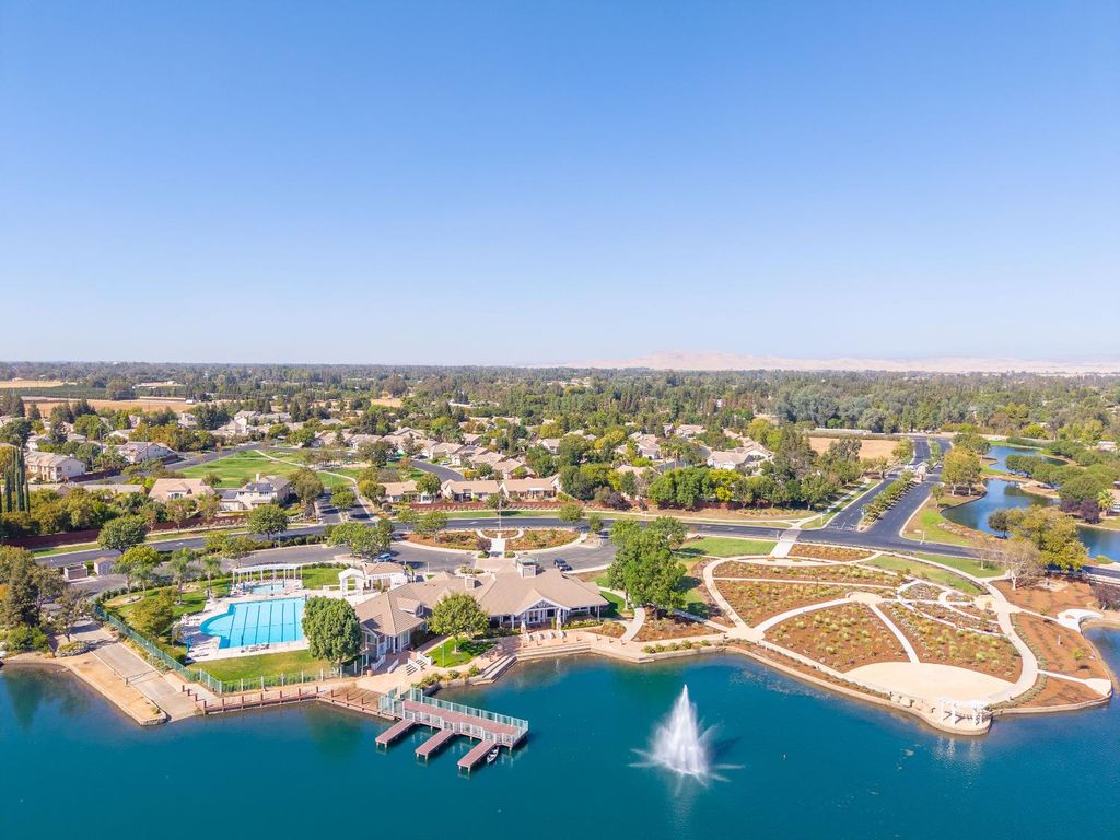 Image 68 of property listing at 11003 E Egret, Clovis, CA 93619