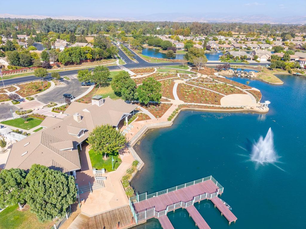 Image 70 of property listing at 11003 E Egret, Clovis, CA 93619