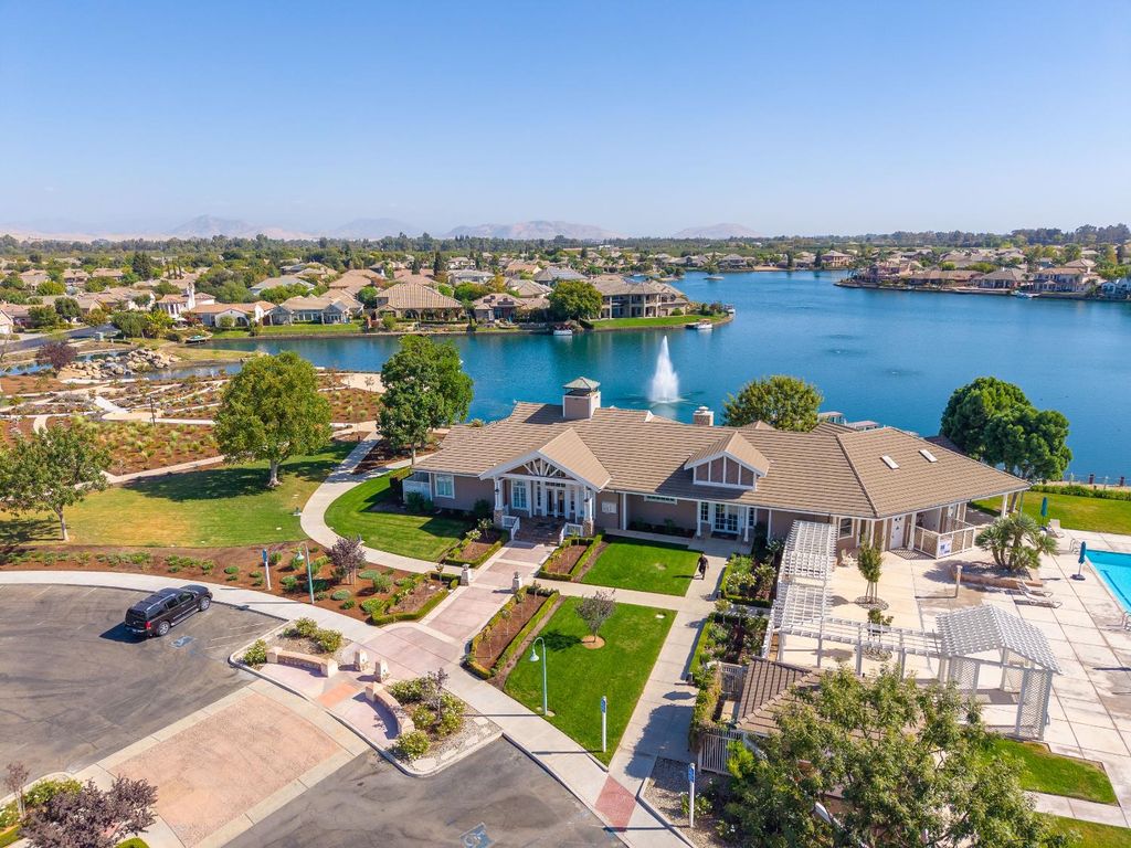 Image 73 of property listing at 11003 E Egret, Clovis, CA 93619
