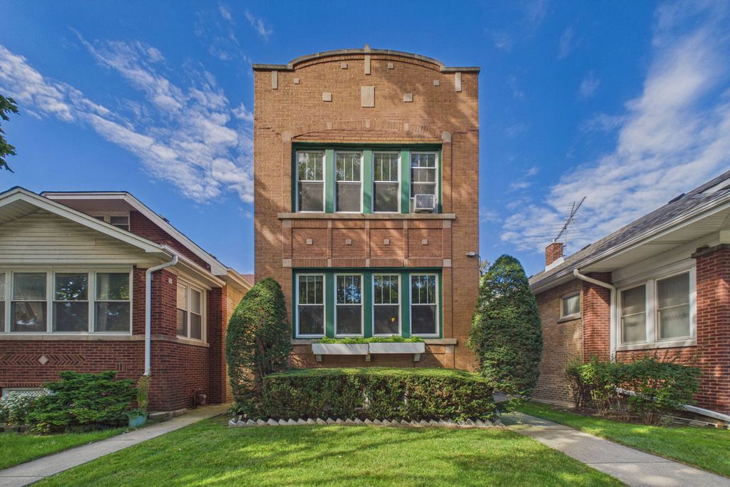 6554 N Campbell Avenue, Chicago, IL 60645 — exterior